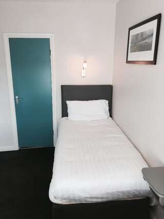 Отели типа «постель и завтрак» Dan Linehans Bar and B&B Килларни Стандартный двухместный номер с 1 кроватью или 2 отдельными кроватями-7